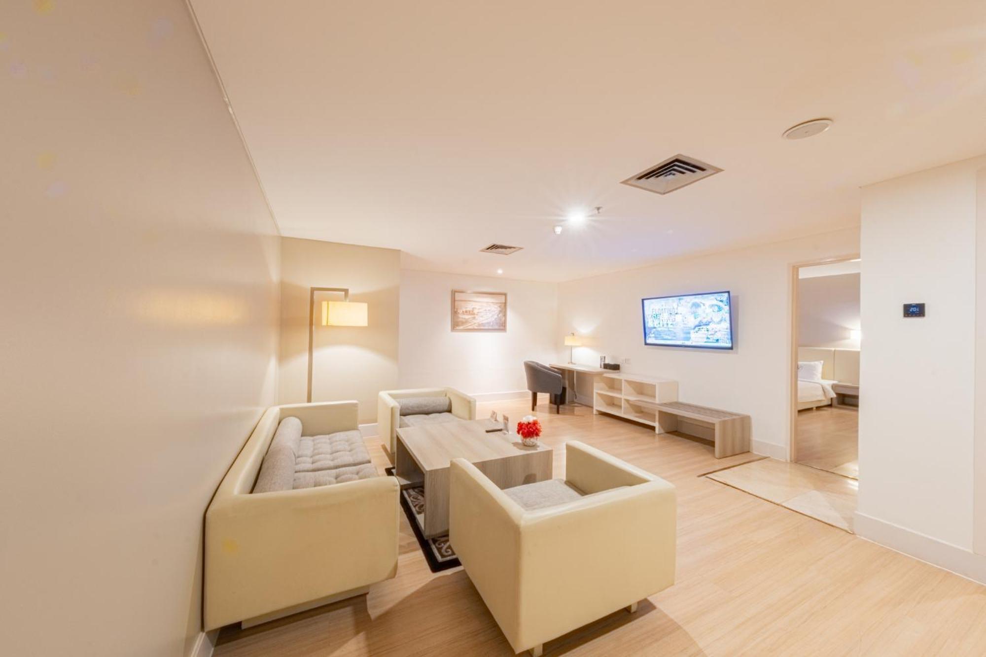 Executive Suite with Free Aquaboom Tickets for 2 pax