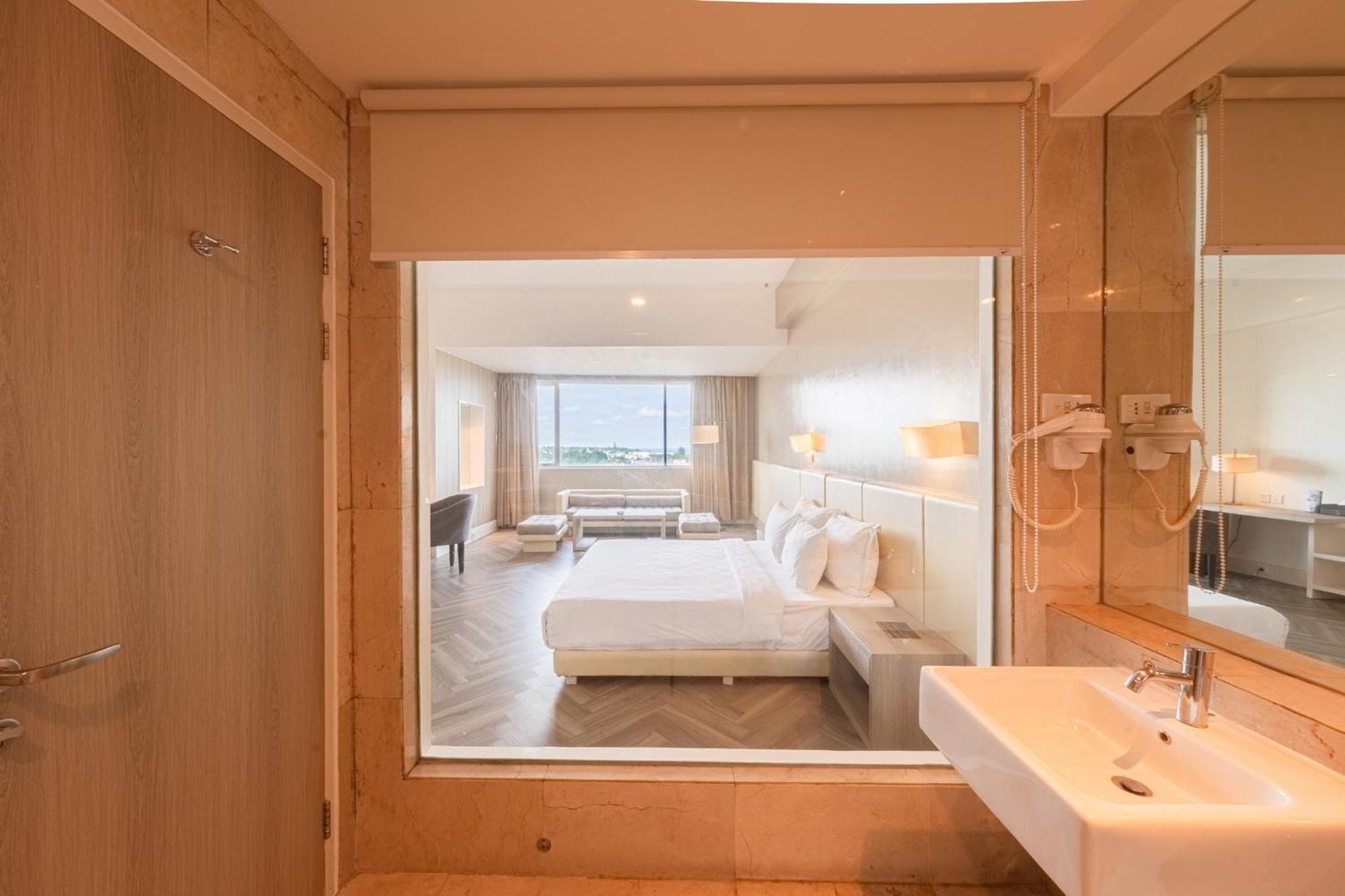 Deluxe Room with Free Aquaboom Tickets for 2 pax